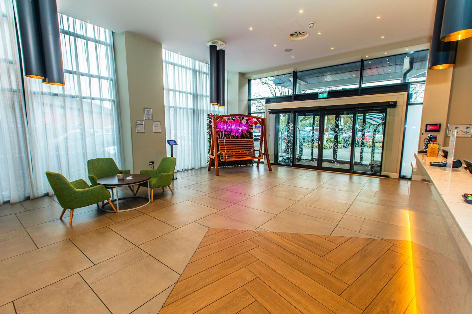 Hilton Garden Inn Abingdon Oxford Exterior photo